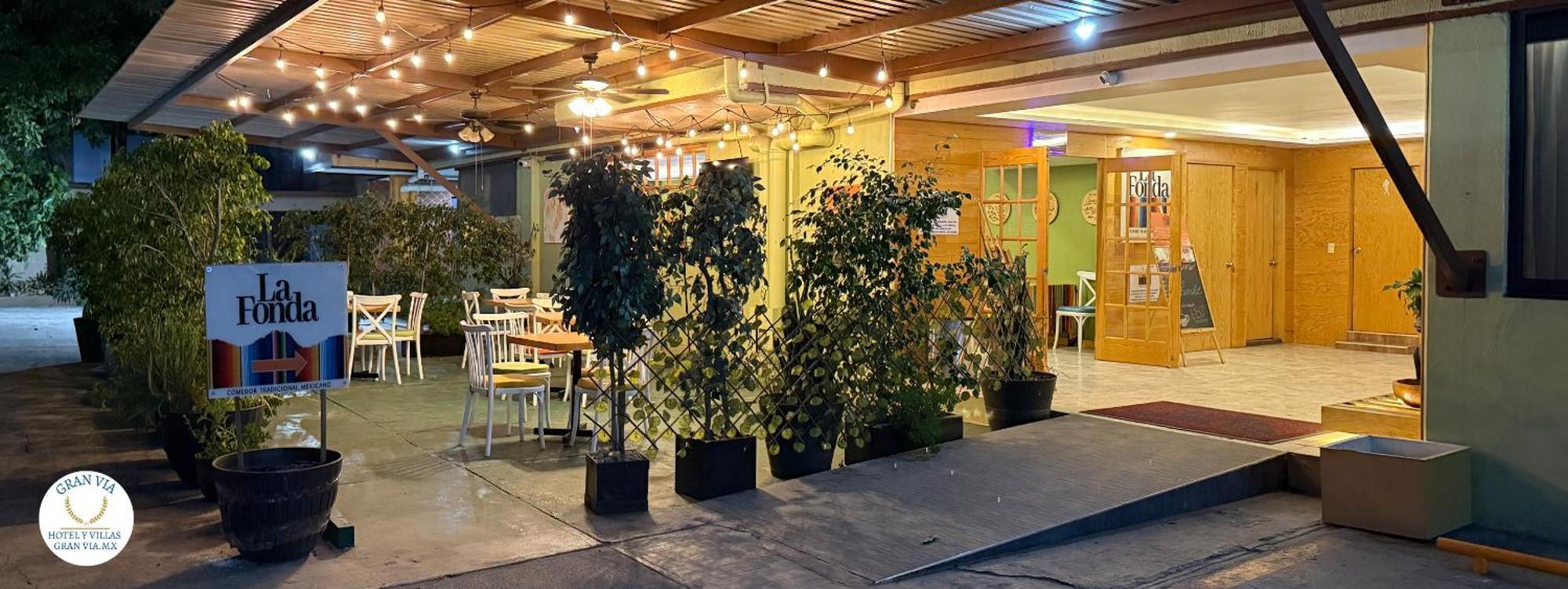 Hotel Y Villas Gran Via Мексико Сити Екстериор снимка