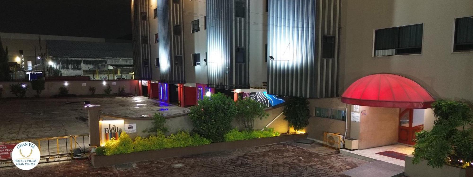 Hotel Y Villas Gran Via Мексико Сити Екстериор снимка