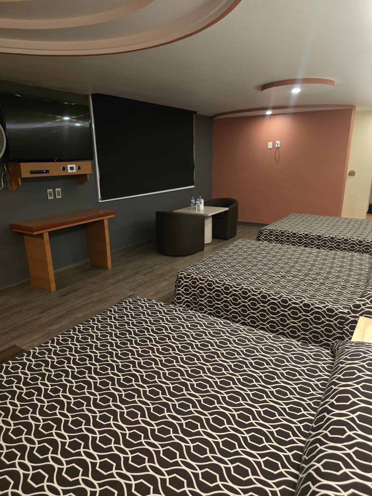 Hotel Y Villas Gran Via Мексико Сити Екстериор снимка