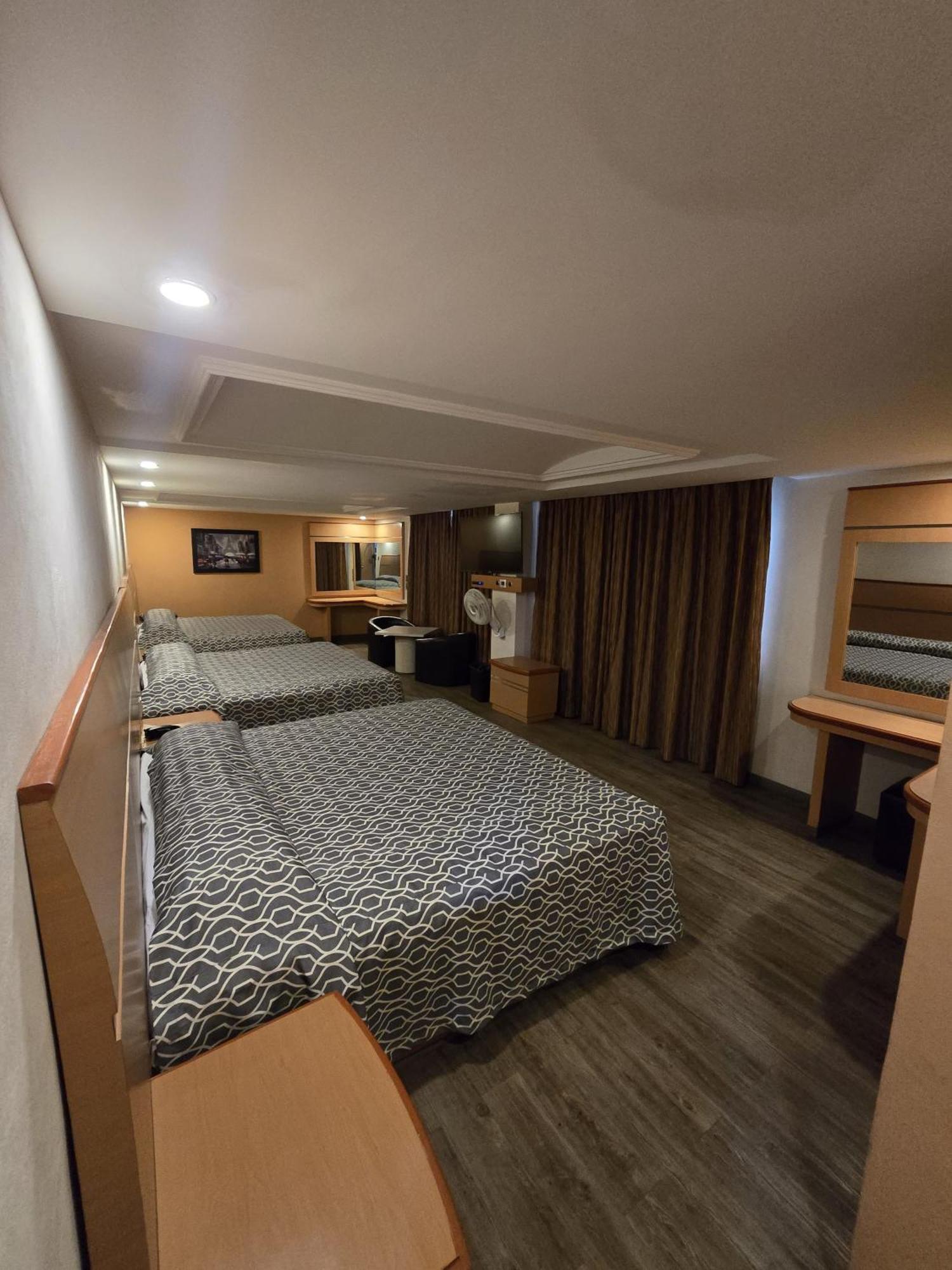 Hotel Y Villas Gran Via Мексико Сити Екстериор снимка