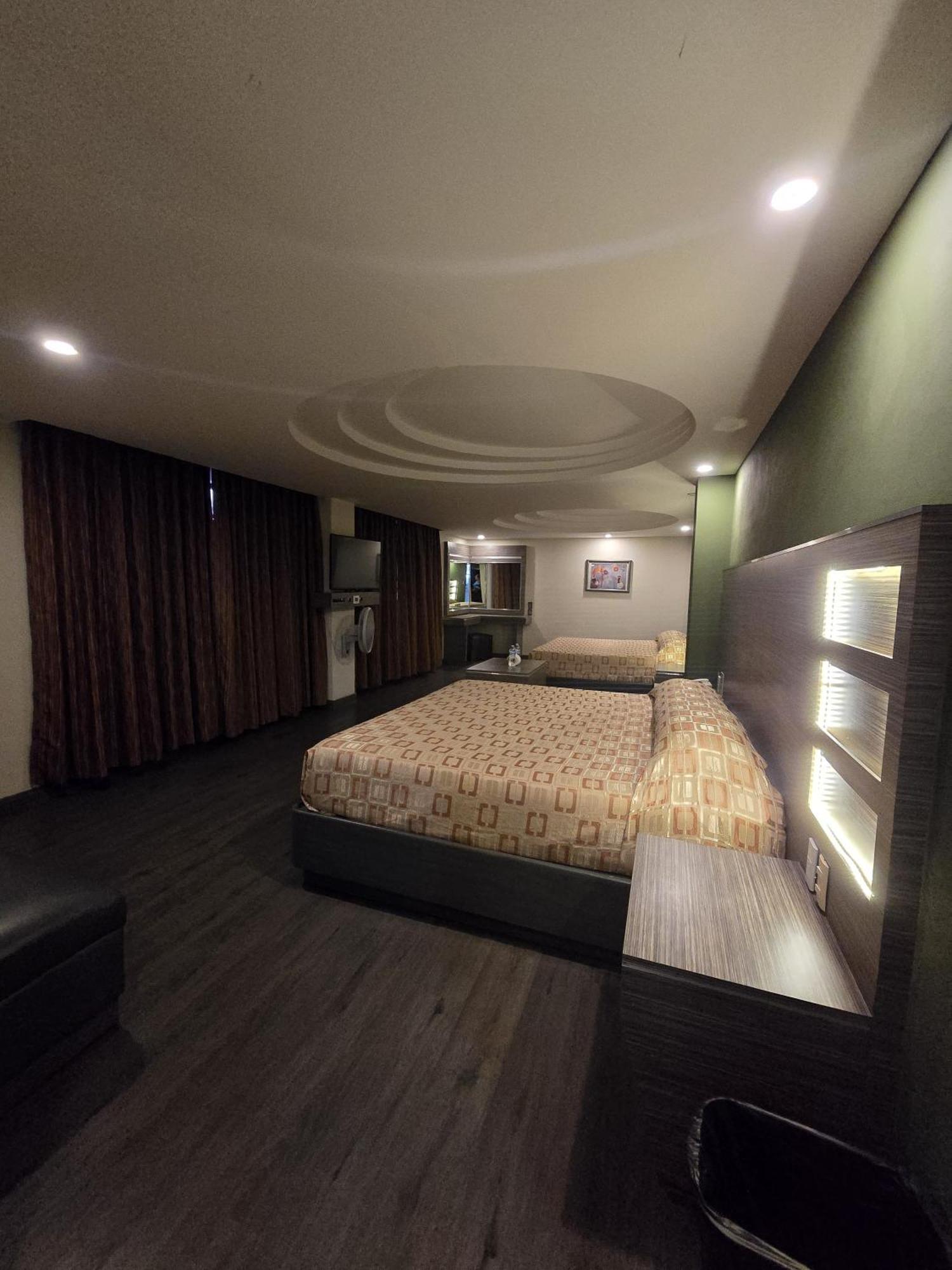 Hotel Y Villas Gran Via Мексико Сити Екстериор снимка