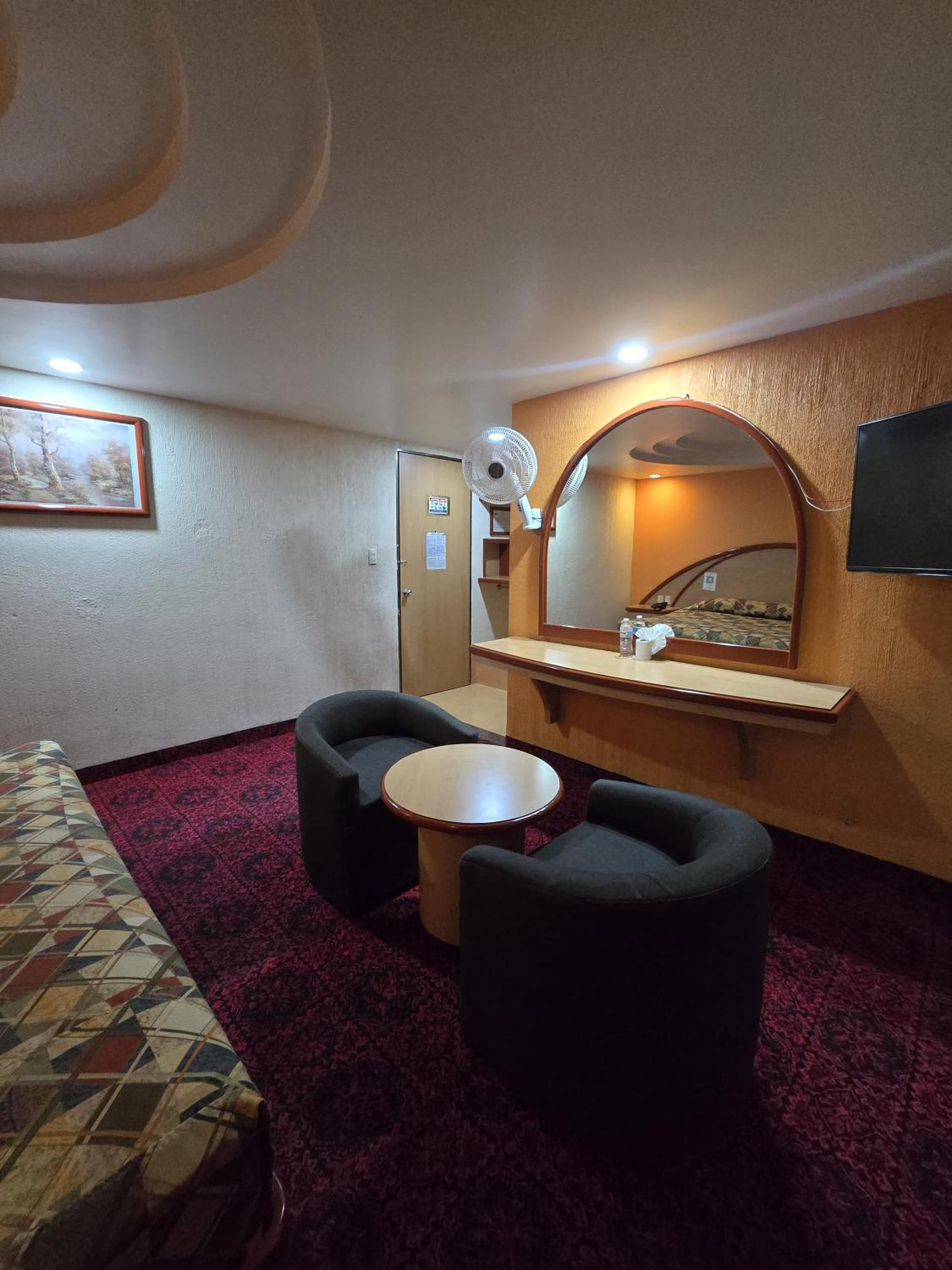 Hotel Y Villas Gran Via Мексико Сити Екстериор снимка