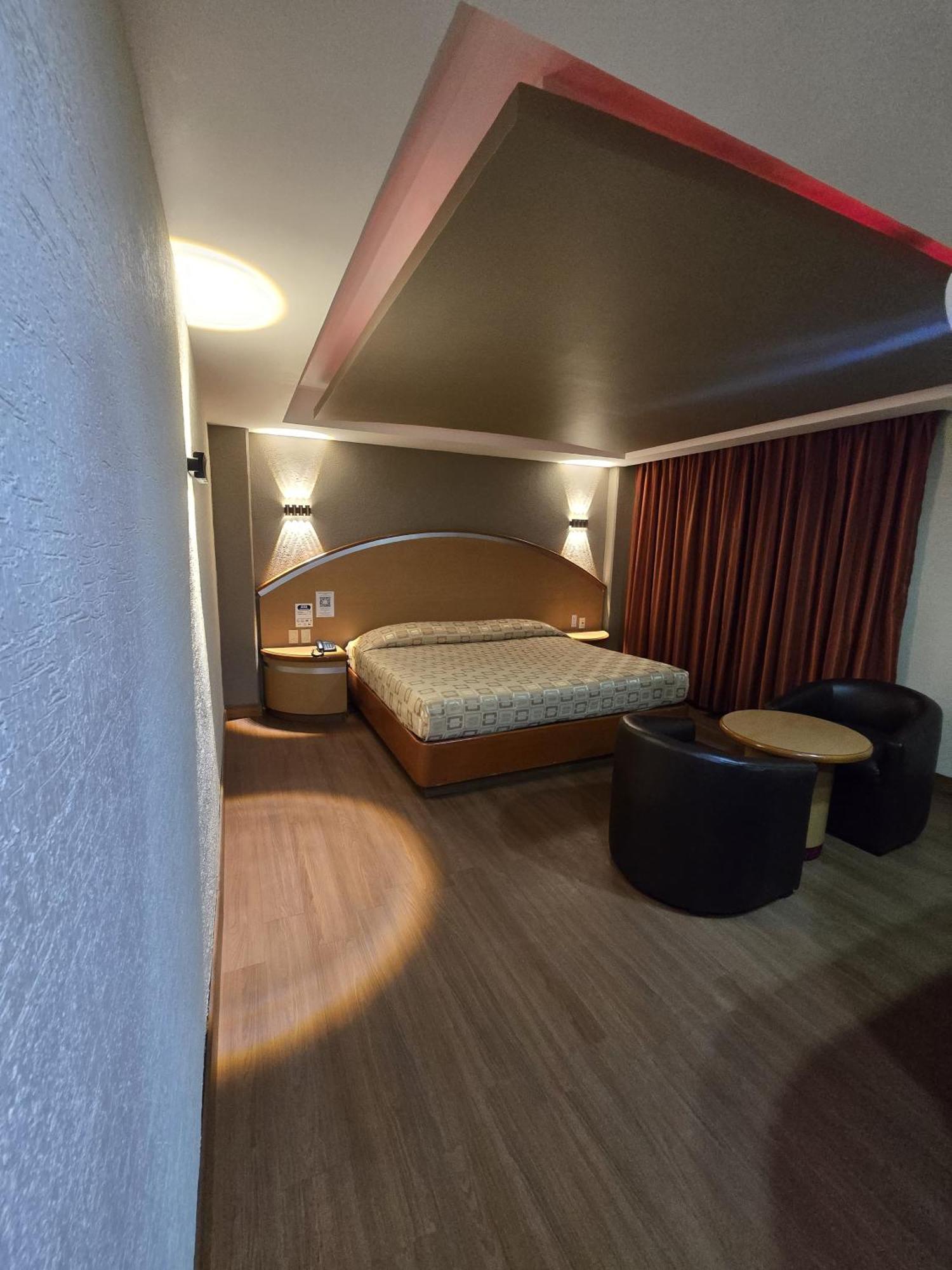 Hotel Y Villas Gran Via Мексико Сити Екстериор снимка